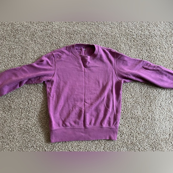 Uniqlo crewneck sweatshirt - Picture 2 of 2